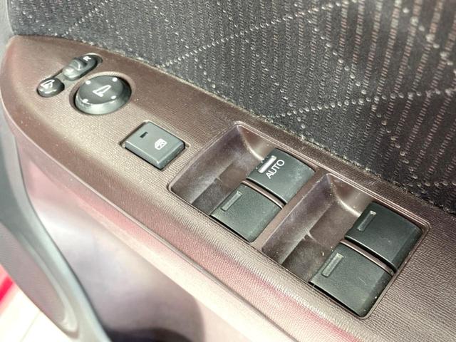 N-ONE プレミアム 純正ナビ ドラレコ ETC 禁煙車 HIDヘッド オートライト オートエアコン フロントフォグ 純正14インチアルミ 電動格納ミラー 横滑り防止装置 盗難防止装置 衝突安全ボディ CD再生(37枚目)