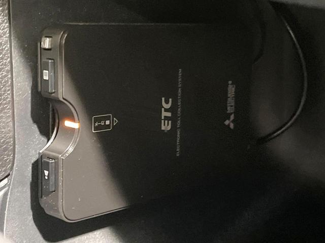 ヤリスクロス ハイブリッドX 禁煙車 純正ナビ バックカメラ セーフティセンス ETC レーダークルーズ コーナーセンサー スマートキー オートハイビーム 車線逸脱警報 オートライト オートエアコン Bluetooth再生(7枚目)