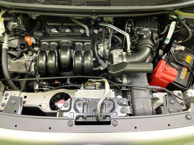 フリード クロスター 登録済未使用車 両側電動ドア 衝突軽減 レーダークルーズ コーナーセンサー シートヒーター ブラインドスポットモニター LEDヘッド オートライト オートエアコン 電動パーキングブレーキ スマートキー(19枚目)