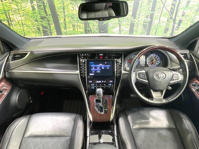 ハリアー プレミアム　アドバンスドパッケージ　禁煙車　サンルーフ　純正８型ナビ　全周囲カメラ　ＪＢＬサウンド　衝突軽減　ＥＴＣ　レーダークルーズ　コーナーセンサー　電動リアゲート　ハーフレザーシート　パワーシート　スマートキー　ＬＥＤヘッドライト（2枚目）