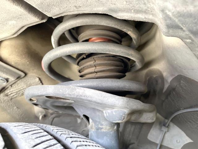 ハリアー プレミアム　アドバンスドパッケージ　禁煙車　サンルーフ　純正８型ナビ　全周囲カメラ　ＪＢＬサウンド　衝突軽減　ＥＴＣ　レーダークルーズ　コーナーセンサー　電動リアゲート　ハーフレザーシート　パワーシート　スマートキー　ＬＥＤヘッドライト（20枚目）