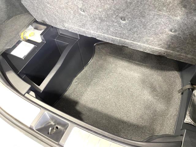 ハリアー プレミアム　アドバンスドパッケージ　禁煙車　サンルーフ　純正８型ナビ　全周囲カメラ　ＪＢＬサウンド　衝突軽減　ＥＴＣ　レーダークルーズ　コーナーセンサー　電動リアゲート　ハーフレザーシート　パワーシート　スマートキー　ＬＥＤヘッドライト（65枚目）