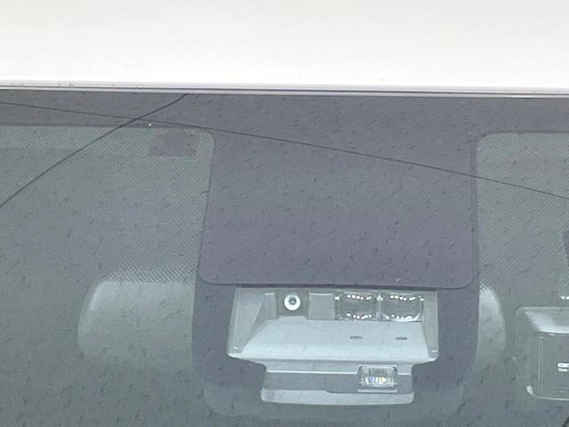 シエンタ ファンベースG 禁煙車 両側電動ドア 衝突軽減 純正ナビ 全周囲カメラ ドラレコ ETC コーナーセンサー 車線逸脱警報 LEDヘッド オートライト オートエアコン スマートキー LEDフォグ フルセグ(6枚目)