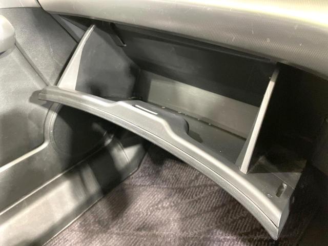 ストリーム RSZ 禁煙車 純正ナビ バックカメラ ETC HIDヘッド フロントフォグ オートライト オートエアコン 純正17インチアルミ CD DVD再生 パドルシフト ステアリングスイッチ プライバシーガラス(39枚目)