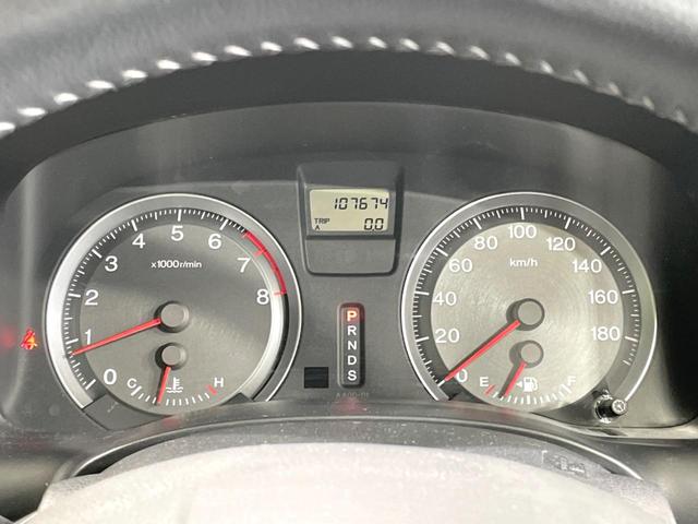 ストリーム RSZ 禁煙車 純正ナビ バックカメラ ETC HIDヘッド フロントフォグ オートライト オートエアコン 純正17インチアルミ CD DVD再生 パドルシフト ステアリングスイッチ プライバシーガラス(41枚目)