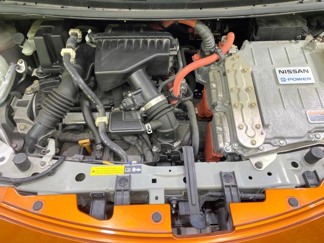 ノート e-パワー X 純正SDナビ 全周囲カメラ 衝突被害軽減システム 禁煙車 ドラレコ コーナーセンサー スマートキー LEDヘッド ETC 車線逸脱警報 オートライト オートエアコン Bluetooth CD(18枚目)