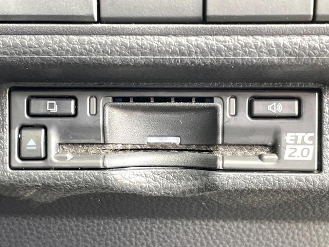 カローラツーリング ハイブリッド　ダブルバイビー　バックカメラ　衝突被害軽減システム　レーダークルーズ　禁煙車　ハーフレザーシート　コーナーセンサー　スマートキー　ＬＥＤヘッド　ＥＴＣ２．０　オートハイビーム　車線逸脱警報　オートライト（6枚目）