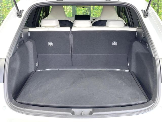 カローラツーリング ハイブリッド　ダブルバイビー　バックカメラ　衝突被害軽減システム　レーダークルーズ　禁煙車　ハーフレザーシート　コーナーセンサー　スマートキー　ＬＥＤヘッド　ＥＴＣ２．０　オートハイビーム　車線逸脱警報　オートライト（10枚目）