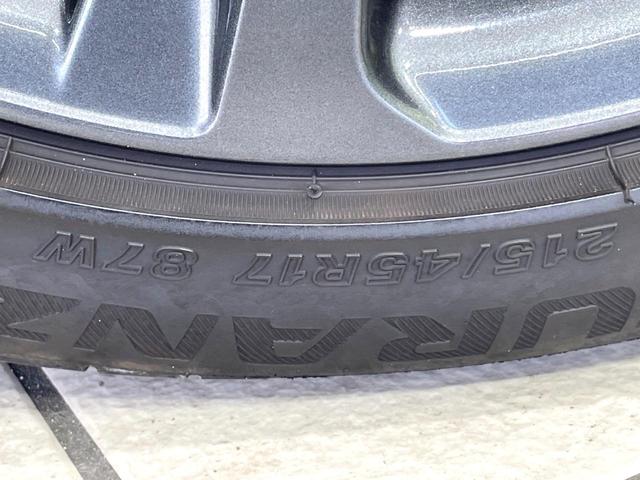 カローラツーリング ハイブリッド　ダブルバイビー　バックカメラ　衝突被害軽減システム　レーダークルーズ　禁煙車　ハーフレザーシート　コーナーセンサー　スマートキー　ＬＥＤヘッド　ＥＴＣ２．０　オートハイビーム　車線逸脱警報　オートライト（26枚目）