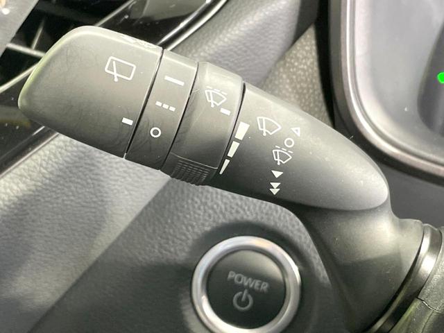 カローラツーリング ハイブリッド　ダブルバイビー　バックカメラ　衝突被害軽減システム　レーダークルーズ　禁煙車　ハーフレザーシート　コーナーセンサー　スマートキー　ＬＥＤヘッド　ＥＴＣ２．０　オートハイビーム　車線逸脱警報　オートライト（45枚目）