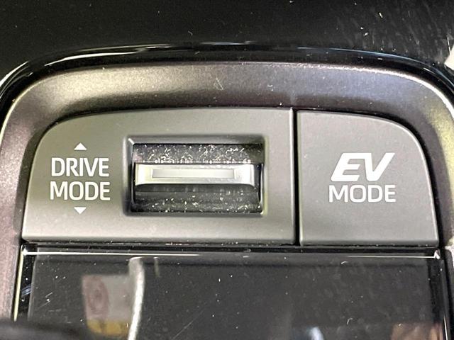 カローラツーリング ハイブリッド　ダブルバイビー　バックカメラ　衝突被害軽減システム　レーダークルーズ　禁煙車　ハーフレザーシート　コーナーセンサー　スマートキー　ＬＥＤヘッド　ＥＴＣ２．０　オートハイビーム　車線逸脱警報　オートライト（52枚目）