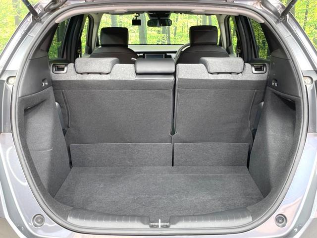 フィット ホーム　純正ＳＤナビ　バックカメラ　衝突被害軽減システム　レーダークルーズ　禁煙車　ハーフレザーシート　ドラレコ　コーナーセンサー　スマートキー　ＬＥＤヘッド　ビルトインＥＴＣ　オートハイビーム（10枚目）