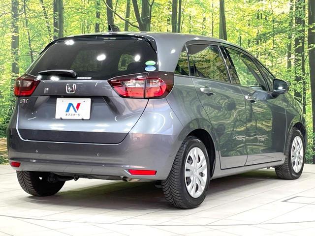 フィット ホーム　純正ＳＤナビ　バックカメラ　衝突被害軽減システム　レーダークルーズ　禁煙車　ハーフレザーシート　ドラレコ　コーナーセンサー　スマートキー　ＬＥＤヘッド　ビルトインＥＴＣ　オートハイビーム（17枚目）