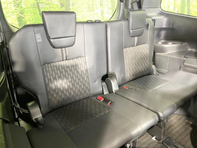 ノア ハイブリッドＳ－Ｚ　禁煙車　後席モニター　両側電動ドア　衝突軽減　純正１０．５型ディスプレイ　バックカメラ　ＥＴＣ　レーダークルーズ　コーナーセンサー　シートヒーター　車線逸脱警報　ＬＥＤヘッド　オートライト　フルセグ（10枚目）