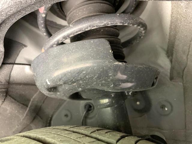 ノア ハイブリッドＳ－Ｚ　禁煙車　後席モニター　両側電動ドア　衝突軽減　純正１０．５型ディスプレイ　バックカメラ　ＥＴＣ　レーダークルーズ　コーナーセンサー　シートヒーター　車線逸脱警報　ＬＥＤヘッド　オートライト　フルセグ（21枚目）