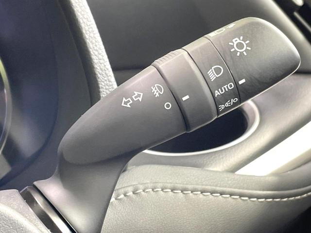 ノア ハイブリッドＳ－Ｚ　禁煙車　後席モニター　両側電動ドア　衝突軽減　純正１０．５型ディスプレイ　バックカメラ　ＥＴＣ　レーダークルーズ　コーナーセンサー　シートヒーター　車線逸脱警報　ＬＥＤヘッド　オートライト　フルセグ（46枚目）