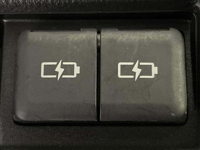 ノア ハイブリッドＳ－Ｚ　禁煙車　後席モニター　両側電動ドア　衝突軽減　純正１０．５型ディスプレイ　バックカメラ　ＥＴＣ　レーダークルーズ　コーナーセンサー　シートヒーター　車線逸脱警報　ＬＥＤヘッド　オートライト　フルセグ（58枚目）