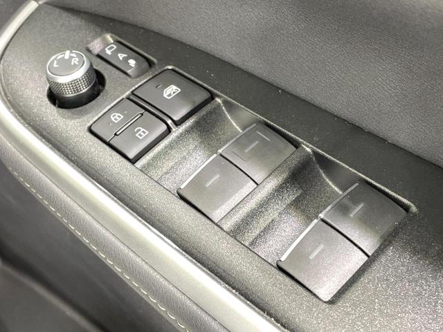 ノア ハイブリッドＳ－Ｚ　禁煙車　後席モニター　両側電動ドア　衝突軽減　純正１０．５型ディスプレイ　バックカメラ　ＥＴＣ　レーダークルーズ　コーナーセンサー　シートヒーター　車線逸脱警報　ＬＥＤヘッド　オートライト　フルセグ（61枚目）