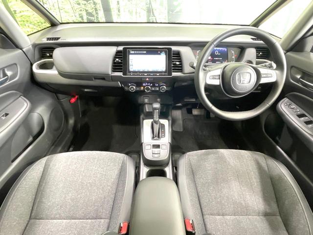 フィット ホーム 純正8型ナビ バックカメラ ホンダセンシング レーダークルーズ 禁煙車 コーナーセンサー スマートキー LEDヘッドライト オートハイビーム 車線逸脱警報 オートエアコン Bluetooth フルセグ(2枚目)