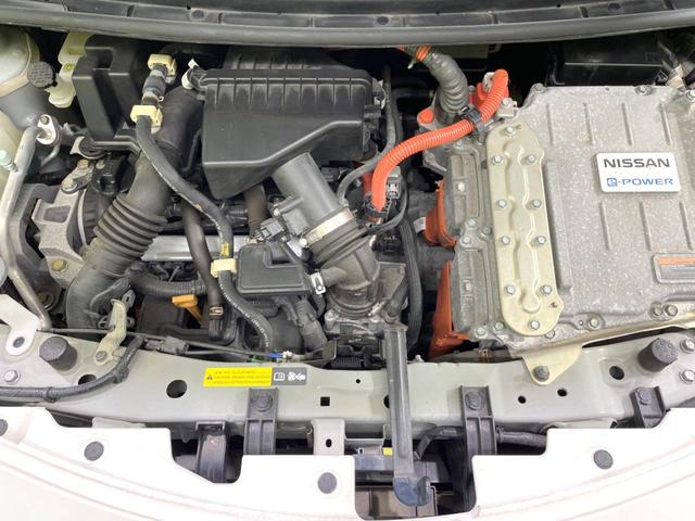 ノート e-パワー X 純正SDナビ 全周囲カメラ エマージェンシーブレーキ 禁煙車 ドラレコ スマートキー ETC 車線逸脱警報 オートライト オートエアコン Bluetooth インテリジェントルームミラー フルセグ(18枚目)