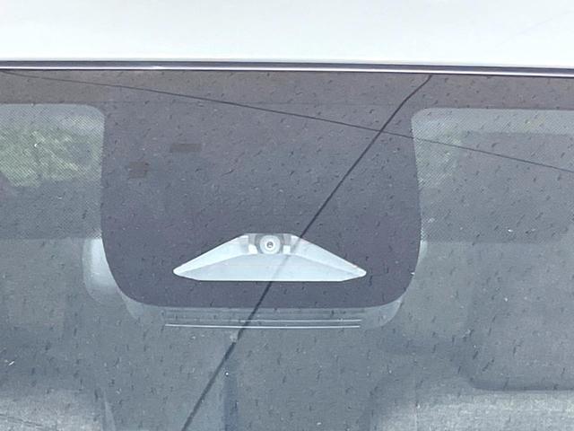 シエンタ ハイブリッドZ 両側電動ドア 全周囲カメラ 衝突被害軽減システム レーダークルーズ 禁煙車 コーナーセンサー スマートキー LEDヘッド ビルトインETC 純正15インチアルミ オートハイビーム 車線逸脱警報(5枚目)