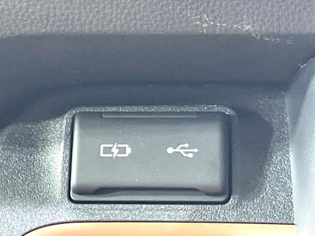 シエンタ ハイブリッドZ 両側電動ドア 全周囲カメラ 衝突被害軽減システム レーダークルーズ 禁煙車 コーナーセンサー スマートキー LEDヘッド ビルトインETC 純正15インチアルミ オートハイビーム 車線逸脱警報(41枚目)