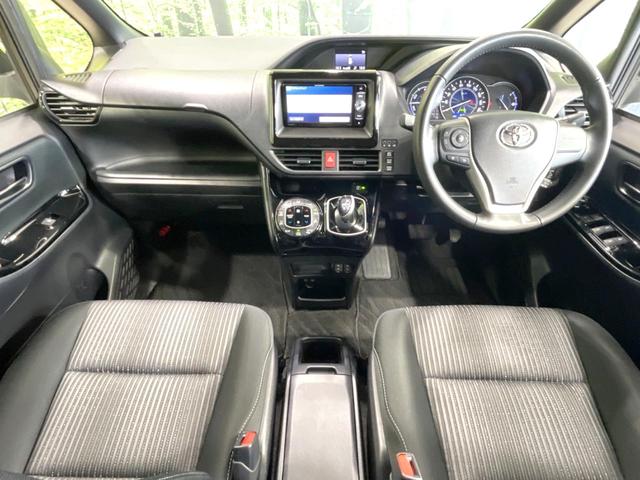 ヴォクシー ハイブリッドZS 禁煙車 後席モニター 両側電動ドア SDナビ バックカメラ セーフティセンス ドラレコ ビルトインETC シートヒーター スマートキー LEDヘッド クルコン 純正16インチアルミ オートハイビーム(2枚目)