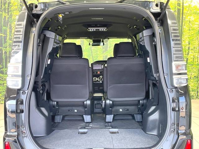 ヴォクシー ハイブリッドZS 禁煙車 後席モニター 両側電動ドア SDナビ バックカメラ セーフティセンス ドラレコ ビルトインETC シートヒーター スマートキー LEDヘッド クルコン 純正16インチアルミ オートハイビーム(11枚目)