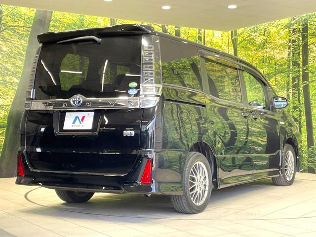 ヴォクシー ハイブリッドZS 禁煙車 後席モニター 両側電動ドア SDナビ バックカメラ セーフティセンス ドラレコ ビルトインETC シートヒーター スマートキー LEDヘッド クルコン 純正16インチアルミ オートハイビーム(18枚目)