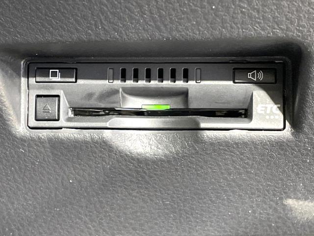 Ｃ－ＨＲ Ｇ　ＬＥＤエディション　禁煙車　純正９型ナビ　バックカメラ　セーフティセンス　レーダークルーズ　ビルトインＥＴＣ　ハーフレザーシート　シートヒーター　ブラインドスポットモニター　コーナーセンサー　スマートキー　ＬＥＤヘッド（7枚目）