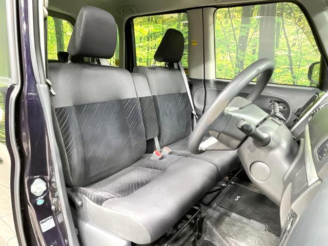 運転席シート廻りは使用感も少なく、良好な状態となっています。丁寧に使われていたことがよくわかりますね。