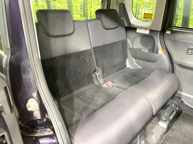後部座席も気になるようなキズ・汚れやへたり等、大きなダメージはなく、良好な状態です。