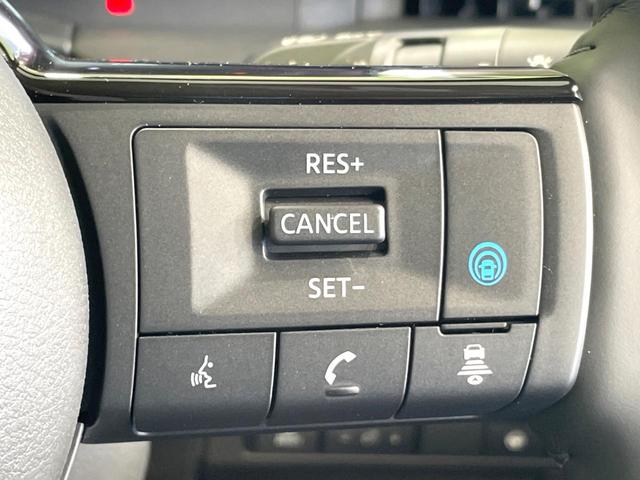 セレナ e-パワー ハイウェイスターV 登録済未使用車 両側電動ドア 全周囲カメラ 衝突被害軽減システム コーナーセンサー スマートキー LEDヘッド ETC2.0 純正16インチアルミ オートハイビーム 車線逸脱警報 オートライト(3枚目)