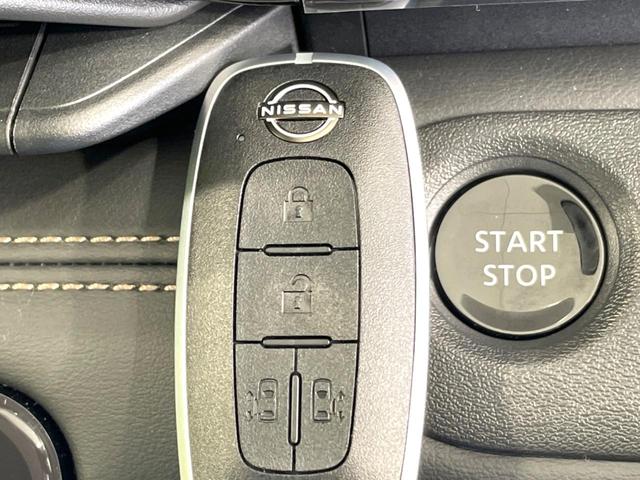 セレナ e-パワー ハイウェイスターV 登録済未使用車 両側電動ドア 全周囲カメラ 衝突被害軽減システム コーナーセンサー スマートキー LEDヘッド ETC2.0 純正16インチアルミ オートハイビーム 車線逸脱警報 オートライト(35枚目)