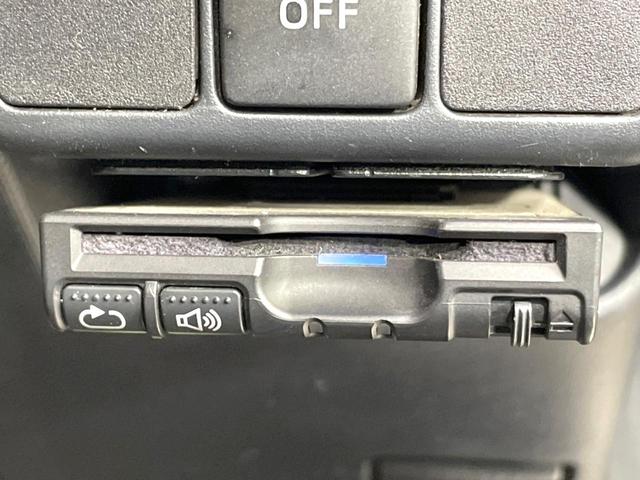 アクア G G’s 禁煙車 9型ナビ バックカメラ ETC オートライト オートエアコン スマートキー フロントフォグ 純正17インチアルミ フルセグ Bluetooth 電動格納ミラー 横滑り防止装置 横滑り防止装置(5枚目)