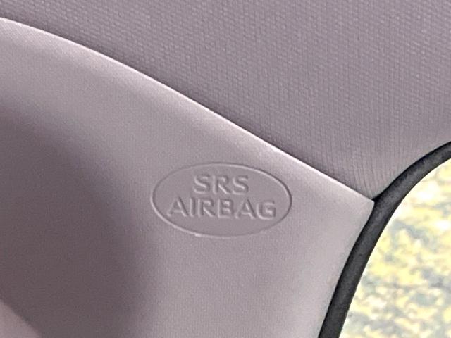 RAV4 X 禁煙車 衝突軽減 純正ディスプレイ ドラレコ ETC レーダークルーズ コーナーセンサー 車線逸脱警報 踏み間違い防止装置 LEDヘッド オートライト オートエアコン スマートキー 電動格納ミラー(64枚目)