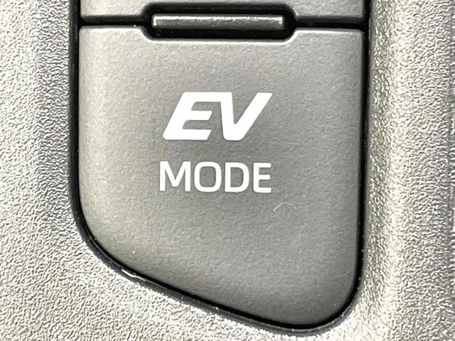 ヤリスクロス ハイブリッドＸ　禁煙車　純正８型ナビ　バックカメラ　セーフティセンス　ビルトインＥＴＣ　レーダークルーズ　コーナーセンサー　スマートキー　ＬＥＤヘッド　オートハイビーム　車線逸脱警報　オートライト　オートエアコン（41枚目）