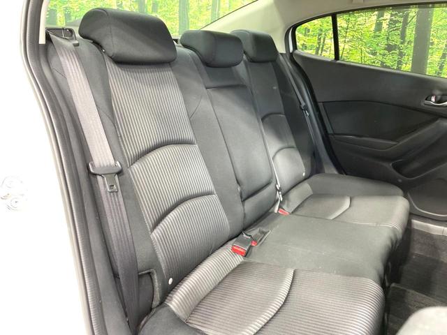 後部座席も気になるようなキズ・汚れやへたり等、大きなダメージはなく、良好な状態です。