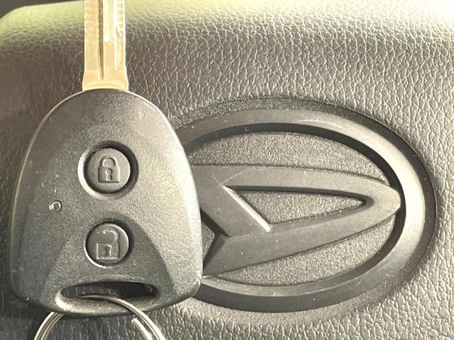 タント L 衝突被害軽減システム 禁煙車 コーナーセンサー LEDヘッドライト オートマチックハイビーム 車線逸脱警報 オートライト CD ロールサンシェード アイドリングストップ 横滑り防止装置(7枚目)