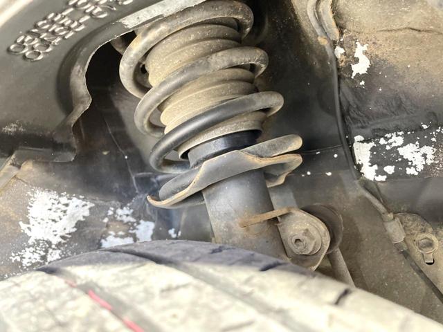 タント L 衝突被害軽減システム 禁煙車 コーナーセンサー LEDヘッドライト オートマチックハイビーム 車線逸脱警報 オートライト CD ロールサンシェード アイドリングストップ 横滑り防止装置(20枚目)