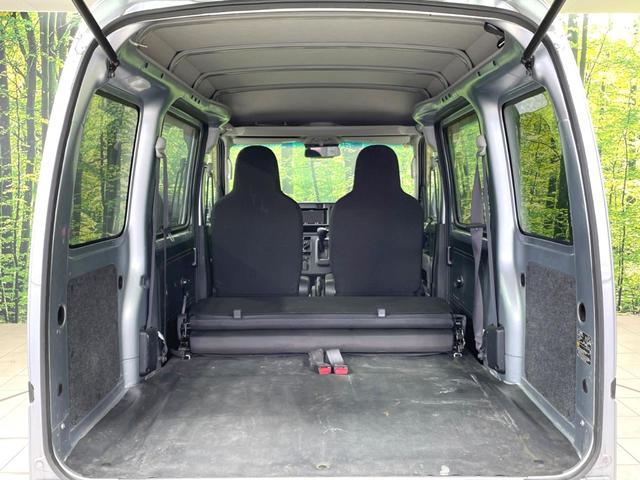 ハイゼットカーゴ DX SAIII SDナビ 衝突被害軽減システム 禁煙車 オートハイビーム Bluetooth スライドドア アイドリングストップ 横滑り防止装置 プライバシーガラス(10枚目)