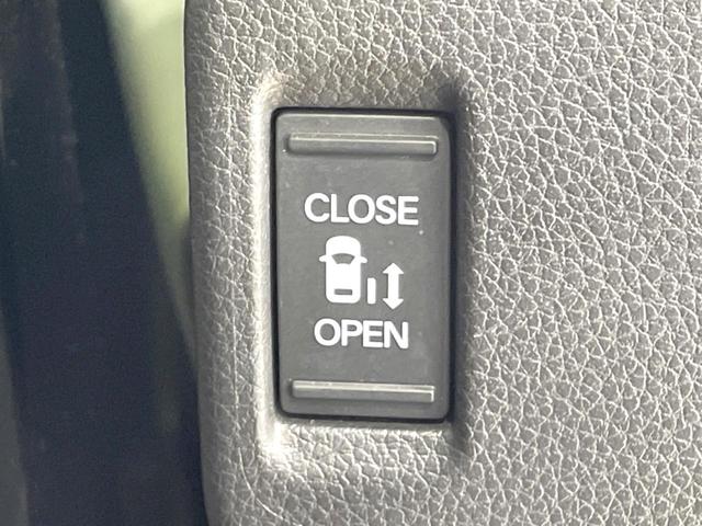 ステップワゴン ｅ：ＨＥＶスパーダ　プレミアムライン　禁煙車　純正１１型ナビ　両側電動ドア　全周囲カメラ　ホンダセンシング　ドラレコ　ＥＴＣ　アダプティブクルーズ　電動リアゲート　ハーフレザーシート　シートヒーター　コーナーセンサー　ＬＥＤヘッド（40枚目）