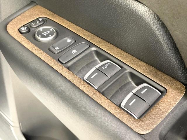 ステップワゴン ｅ：ＨＥＶスパーダ　プレミアムライン　禁煙車　純正１１型ナビ　両側電動ドア　全周囲カメラ　ホンダセンシング　ドラレコ　ＥＴＣ　アダプティブクルーズ　電動リアゲート　ハーフレザーシート　シートヒーター　コーナーセンサー　ＬＥＤヘッド（78枚目）