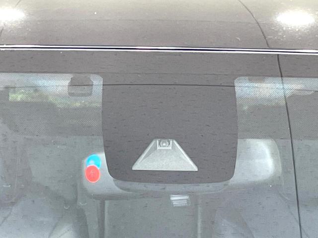 プリウス Sツーリングセレクション・ブラックエディション 禁煙車 セーフティセンス 8型ディスプレイ バックカメラ ドラレコ ETC2.0 レーダークルーズ シートヒーター コーナーセンサー スマートキー LEDヘッド 純正17インチアルミ オートハイビーム(3枚目)