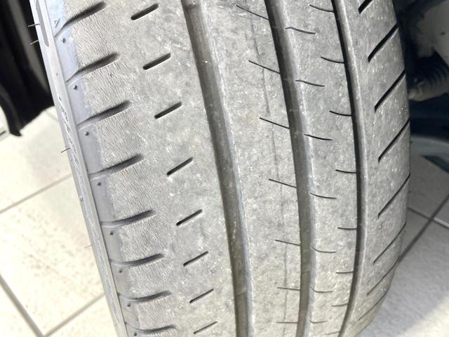 プリウス Sツーリングセレクション・ブラックエディション 禁煙車 セーフティセンス 8型ディスプレイ バックカメラ ドラレコ ETC2.0 レーダークルーズ シートヒーター コーナーセンサー スマートキー LEDヘッド 純正17インチアルミ オートハイビーム(27枚目)