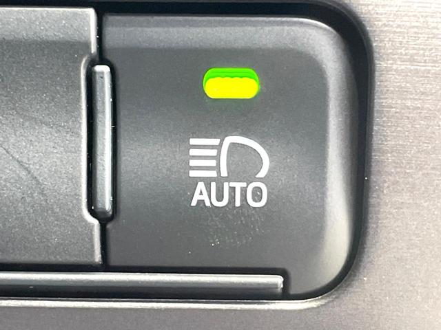 プリウス Sツーリングセレクション・ブラックエディション 禁煙車 セーフティセンス 8型ディスプレイ バックカメラ ドラレコ ETC2.0 レーダークルーズ シートヒーター コーナーセンサー スマートキー LEDヘッド 純正17インチアルミ オートハイビーム(41枚目)