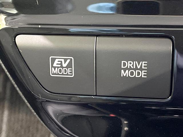 プリウス Sツーリングセレクション・ブラックエディション 禁煙車 セーフティセンス 8型ディスプレイ バックカメラ ドラレコ ETC2.0 レーダークルーズ シートヒーター コーナーセンサー スマートキー LEDヘッド 純正17インチアルミ オートハイビーム(43枚目)