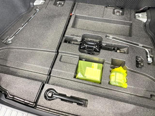 プリウス Sツーリングセレクション・ブラックエディション 禁煙車 セーフティセンス 8型ディスプレイ バックカメラ ドラレコ ETC2.0 レーダークルーズ シートヒーター コーナーセンサー スマートキー LEDヘッド 純正17インチアルミ オートハイビーム(65枚目)