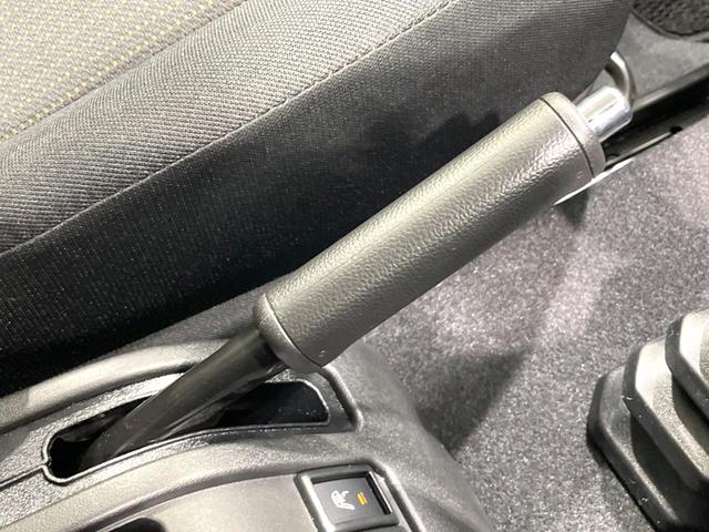 ジムニー ＸＣ　届出済未使用車　４ＷＤ　ターボ　セーフティサポート　コーナーセンサー　スマートキー　シートヒーター　ＬＥＤヘッド　クルコン　純正１６インチアルミ　オートハイビーム　車線逸脱警報　オートエアコン（42枚目）