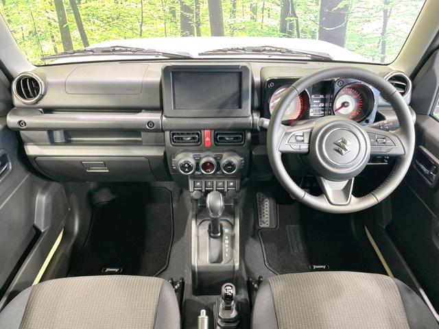 ジムニー ＸＣ　届出済未使用車　４ＷＤ　ターボ　セーフティサポート　コーナーセンサー　スマートキー　シートヒーター　ＬＥＤヘッド　クルコン　純正１６インチアルミ　オートハイビーム　車線逸脱警報　オートエアコン（2枚目）